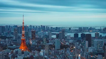 The Tokyo Tower from the viewing deck of Mori building in Roponggi Hills